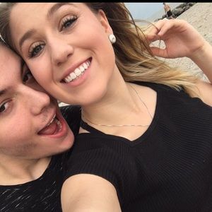 Meet your Posher, Alyson